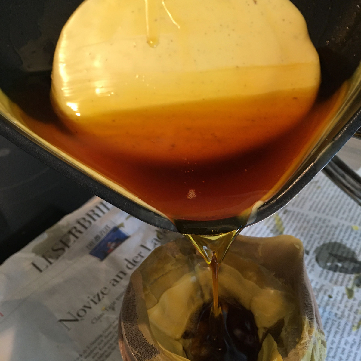 Geschmolzenes Bienenwachs